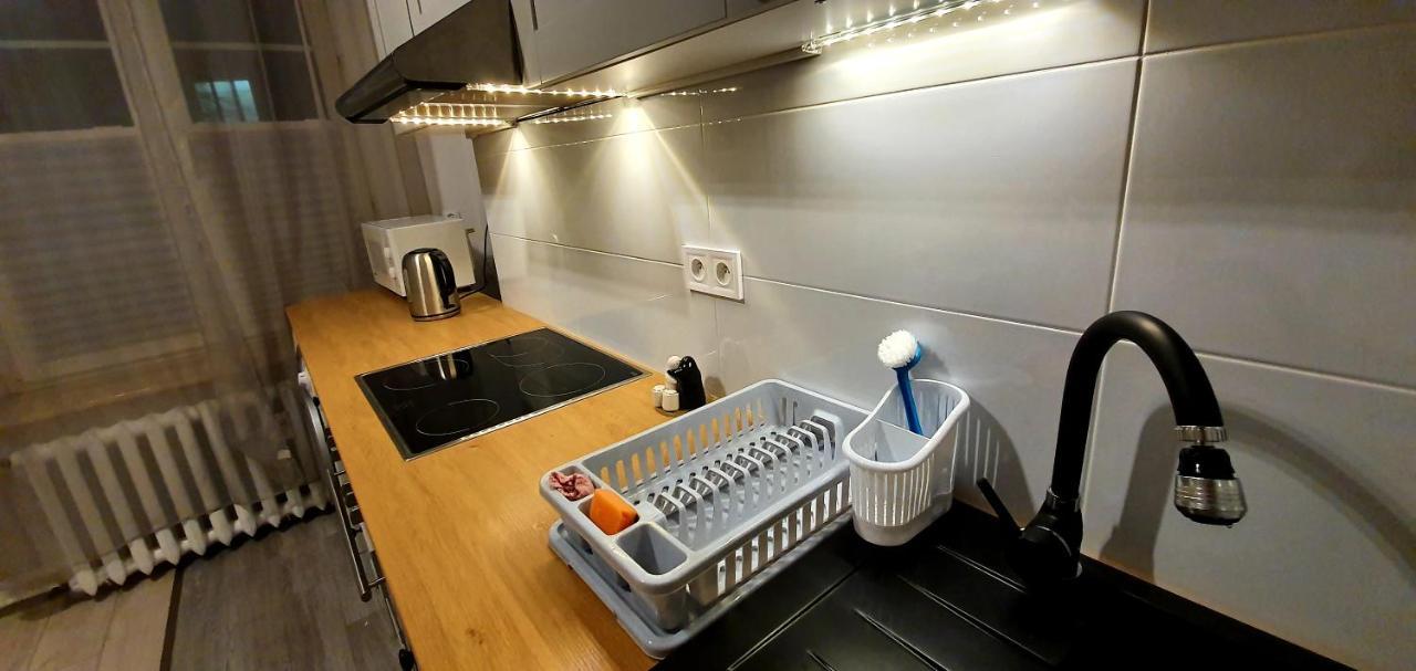 Separated Kitchen, Fast Internet Aleja 3 Maja 2M80 Varşovia Exterior foto